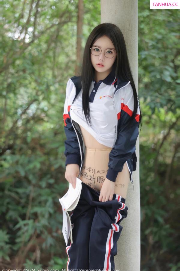   [XiuRen]高清写真图 2024.04.02 No.8335 小薯条nienie 美臀性感第13张图片